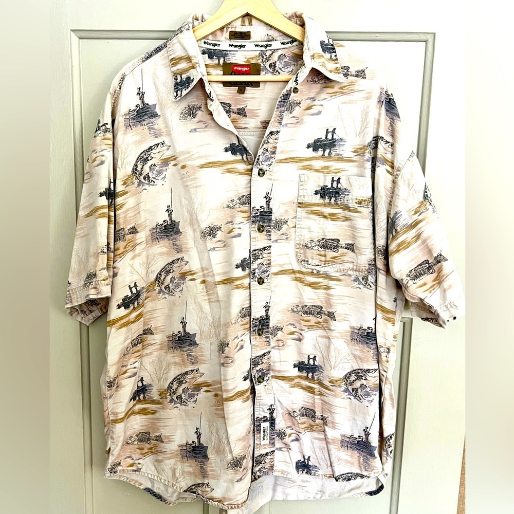 Vintage Wrangler Men's Beige and Black Fishing Patterned Shirt XL Summer Casual
